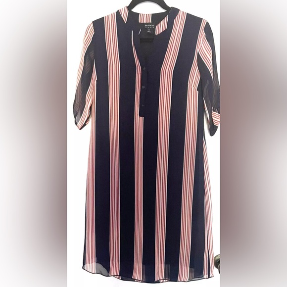 EN FOCUS STUDIO dress. Women’s size 6 striped lined soft sheer shell - Picture 3 of 9